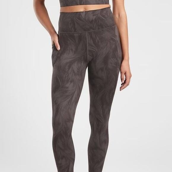 Athleta Pants - SALUTATION STASH POCKET II PRINTED TIGHT XS Ava Black